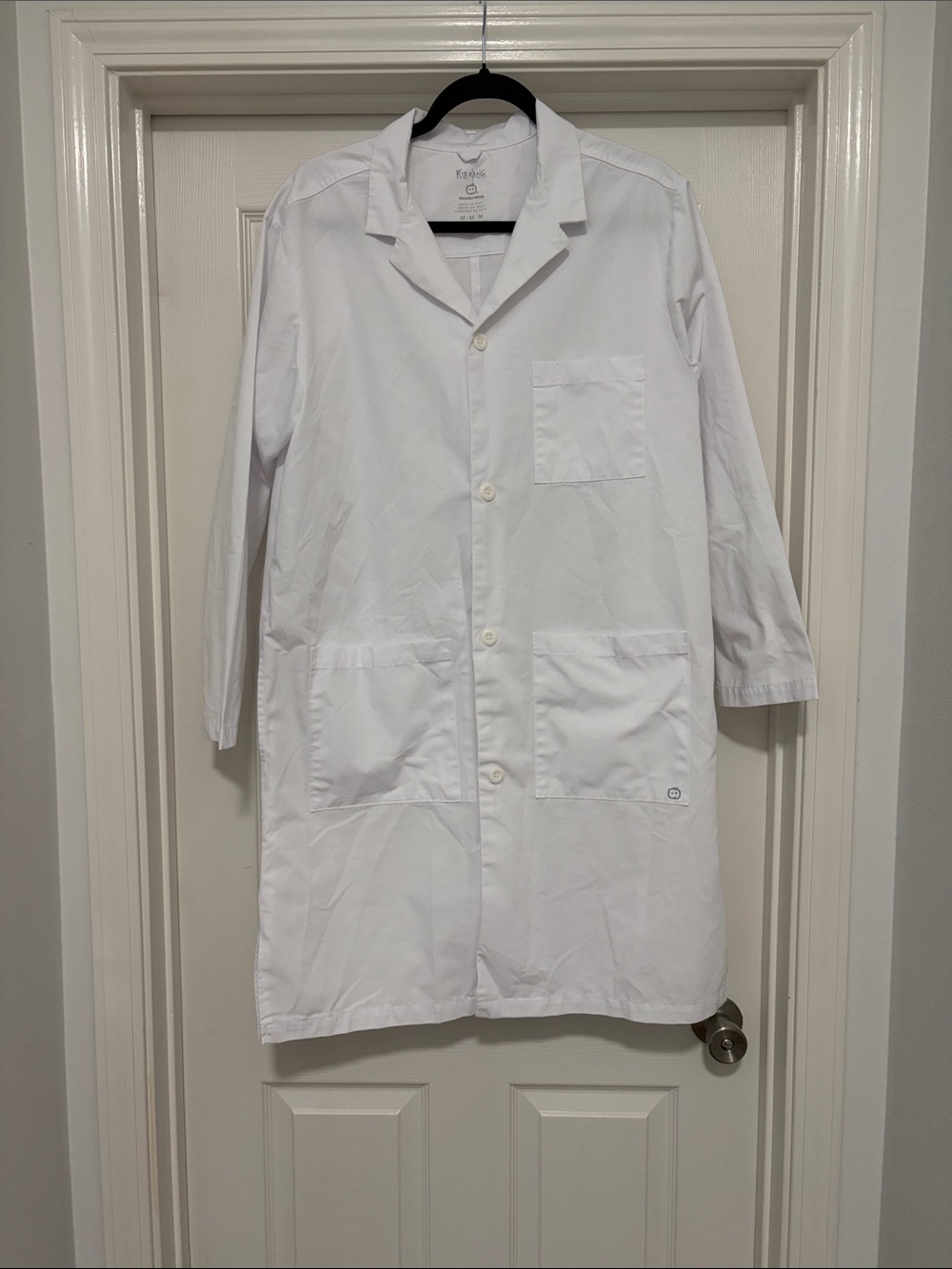Wink Men’s White Lab Coat with Multiple Pockets